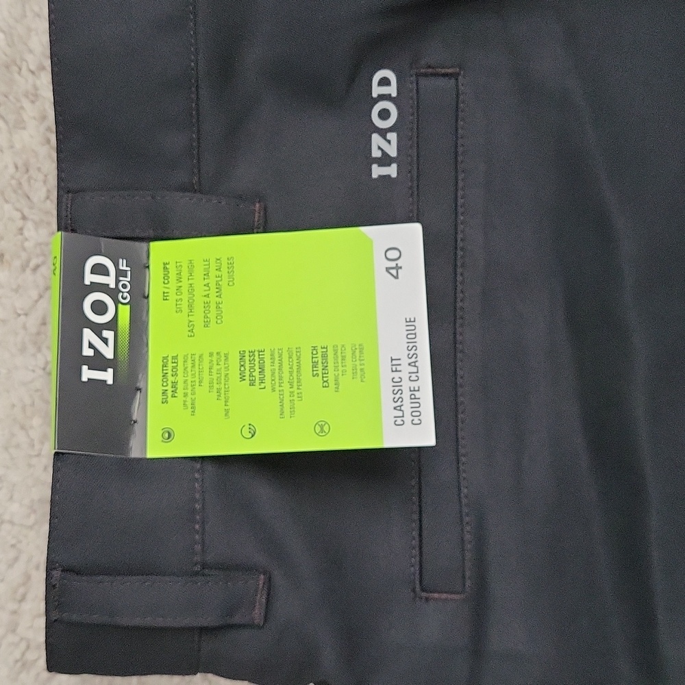 IZOD Golf Shorts - 40 - Picture 3 of 4